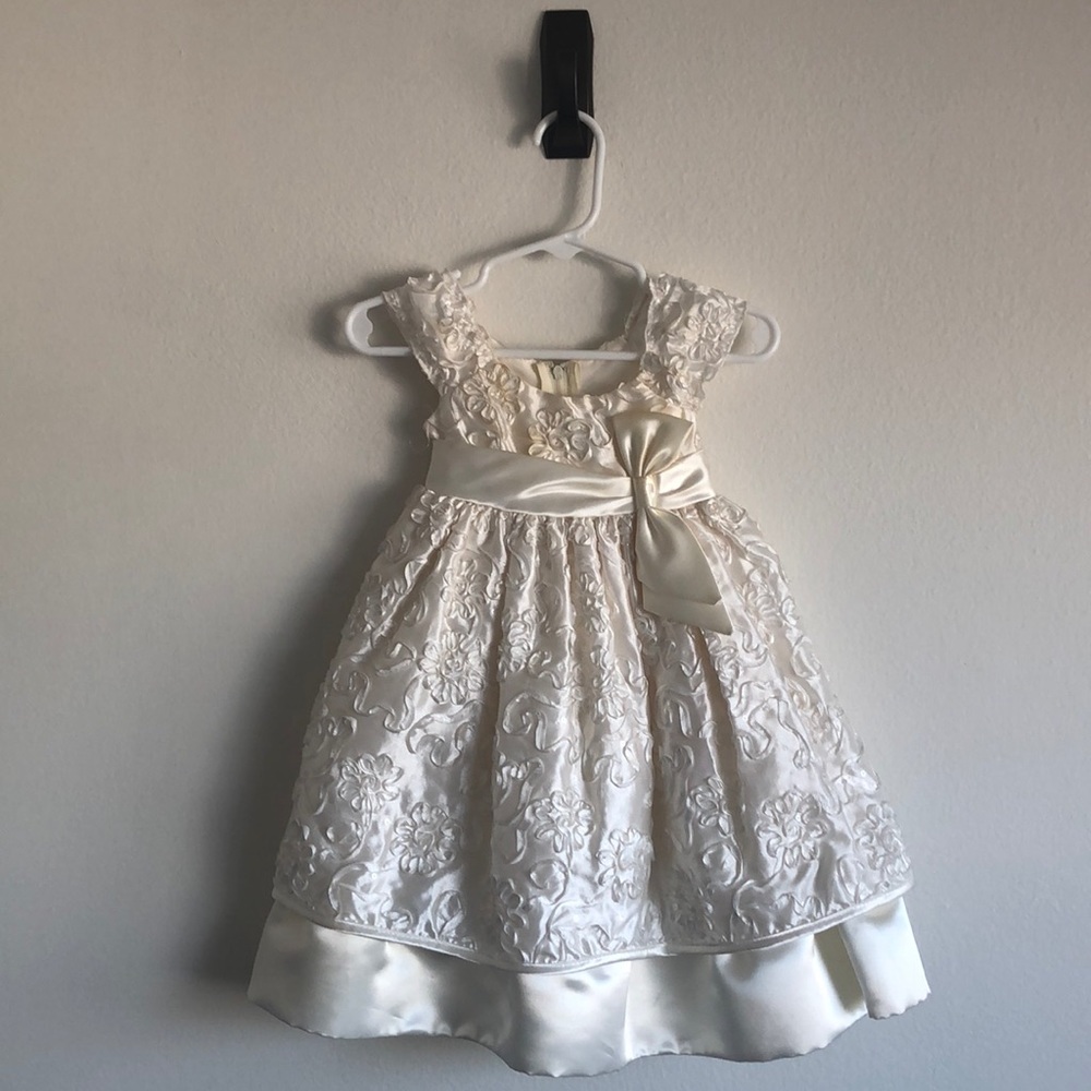 Baby's Kloset White Formal Dress Floral,bows & tie